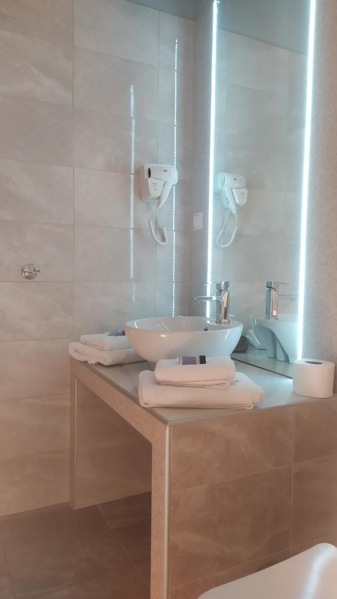 Smallhotel - Vevi Luaran gambar