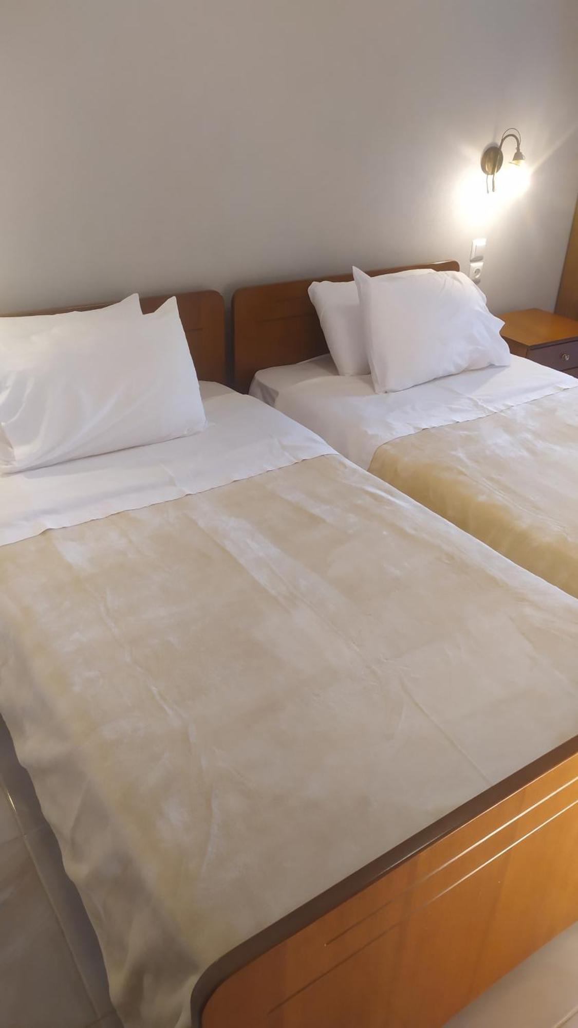 Smallhotel - Vevi Luaran gambar